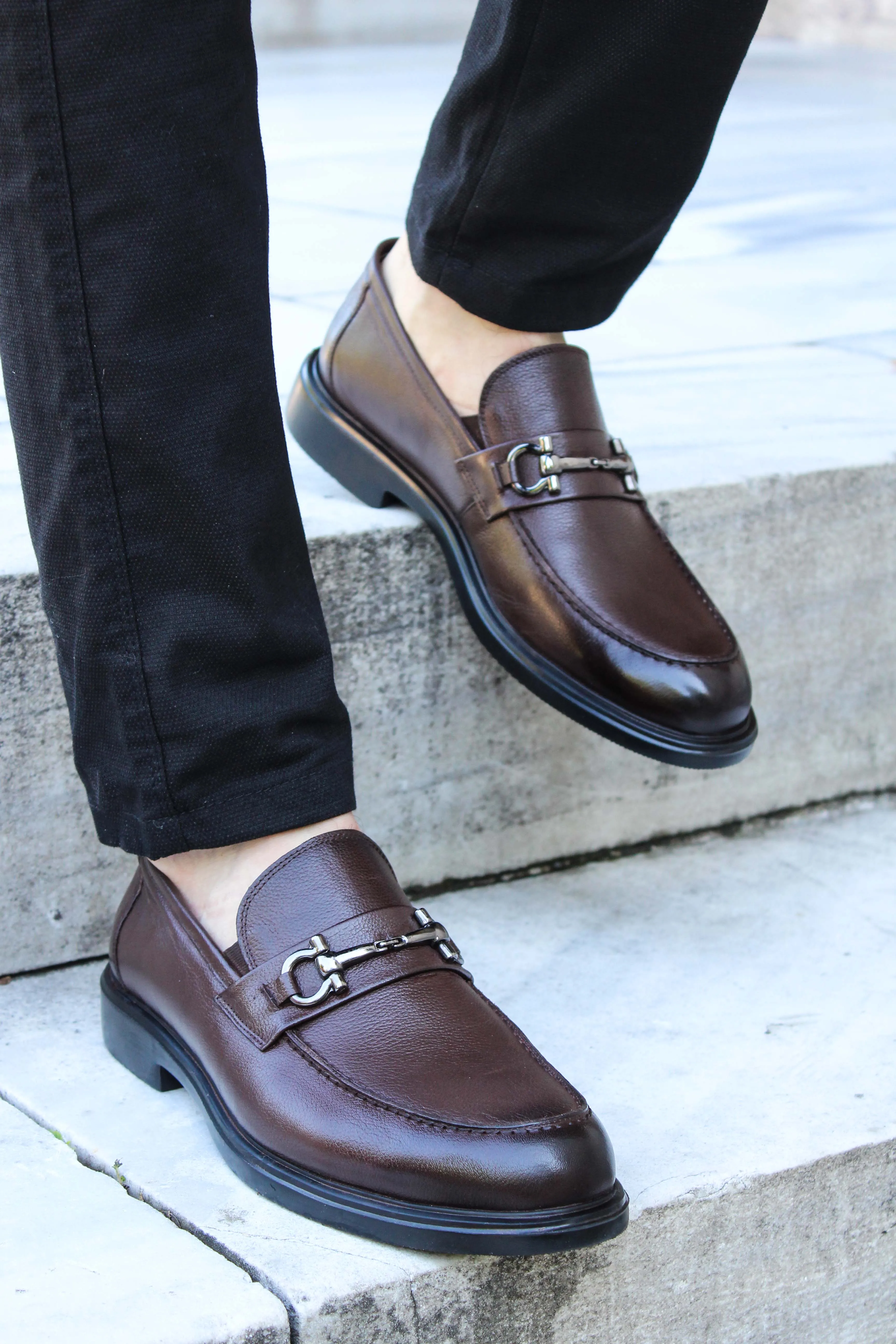 Men's Brown Leather Buckle Loafers-Wessi